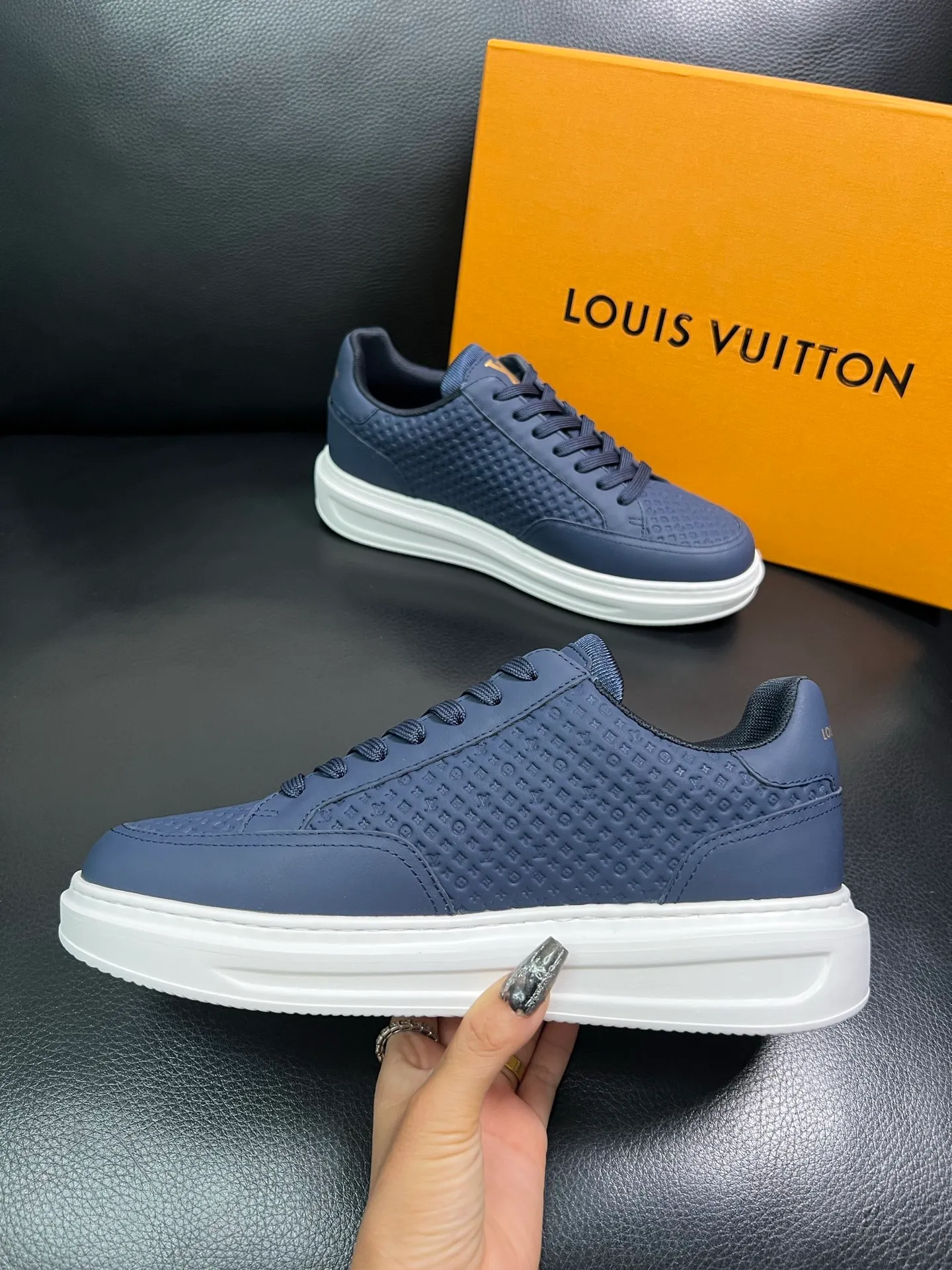 Men's shoes 💰740 Lv high quality top crafts Louis Vuitton sports shoes counter synchronized with original factory configuration, uppers imported from Italy, high-quality splicing colorful complex crafts, imported mesh pads soft and comfortable, soles: original soles specially provided by the original factory, T men's shoes 💰U exclusive movable molded soles super comfortable, original factory and single goods, welcome to compare, code number 38-44 (customized 45) 85867